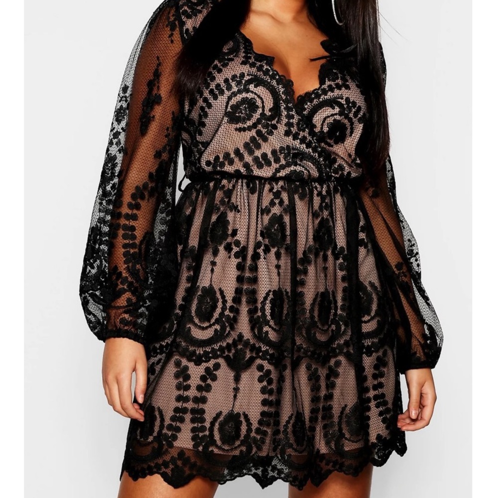BRAND NEW w TAGS Boohoo skater dress.